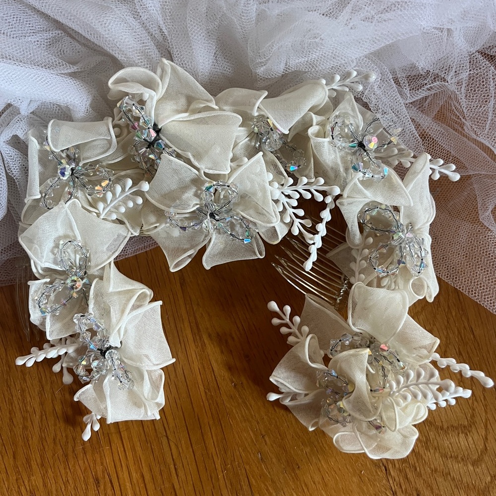 Vintage Wedding Veil Headpiece  Flowers Tulle Lace W/ Combs